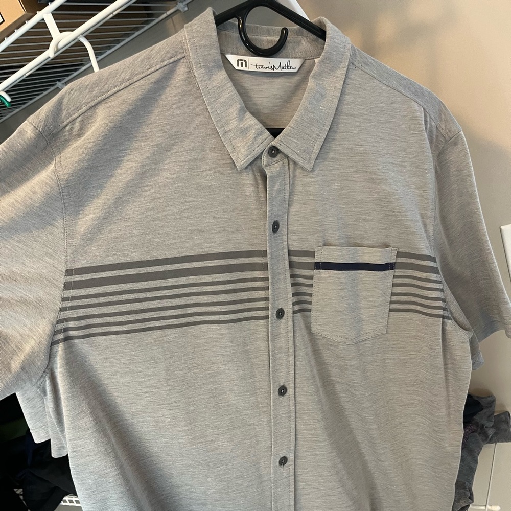 Travis Mathew short sleeve button up xl